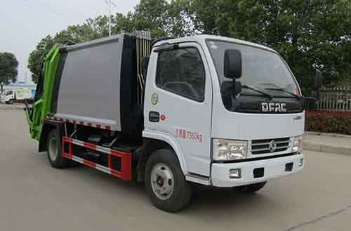 de Vrachtwagen van de het Huisvuilstortplaats van 4X2 129hp 7360kg met Cloased-Container