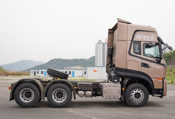6x4 drijf de Vrachtwagens470hp Euro V Emssioni Niveau van Vorm Op zwaar werk berekend Cng
